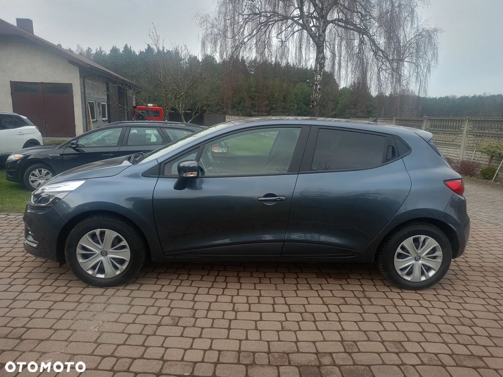 Renault Clio 1.2 16V 75 Limited - 12