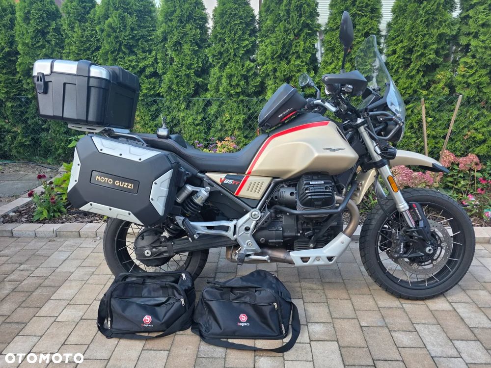 Moto Guzzi V85 - 2