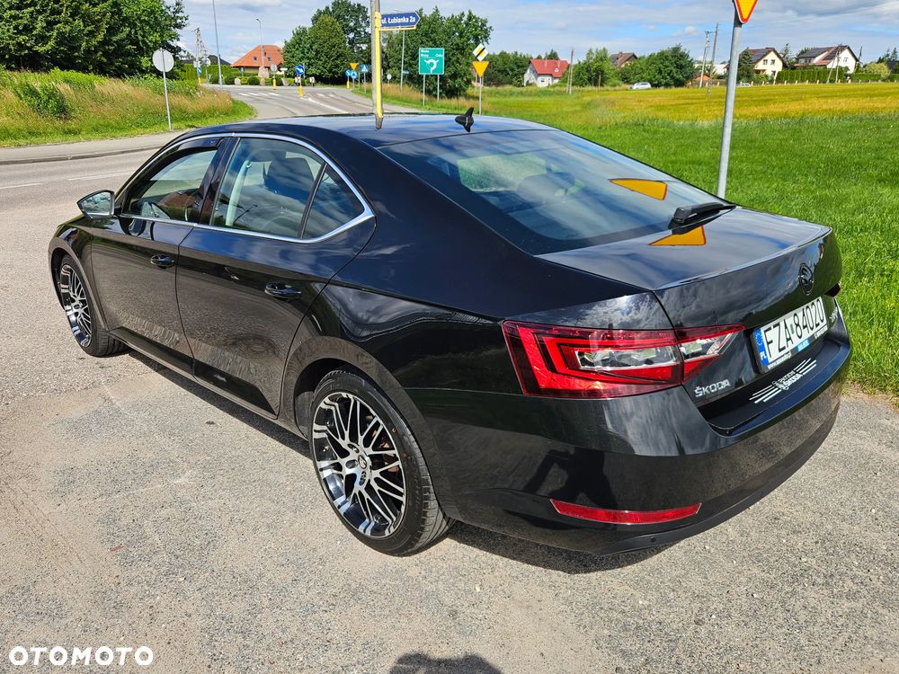 Skoda Superb 2.0 TDI Ambition - 4