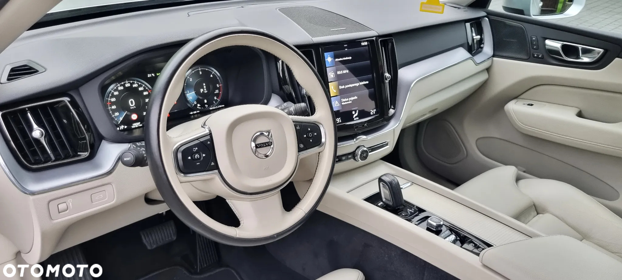 Volvo XC 60 B4 D AWD Geartronic Momentum Pro - 19