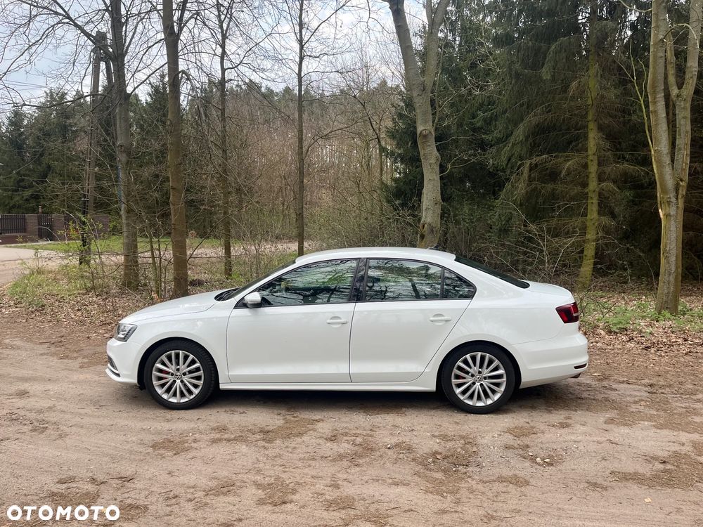 Volkswagen Jetta - 10