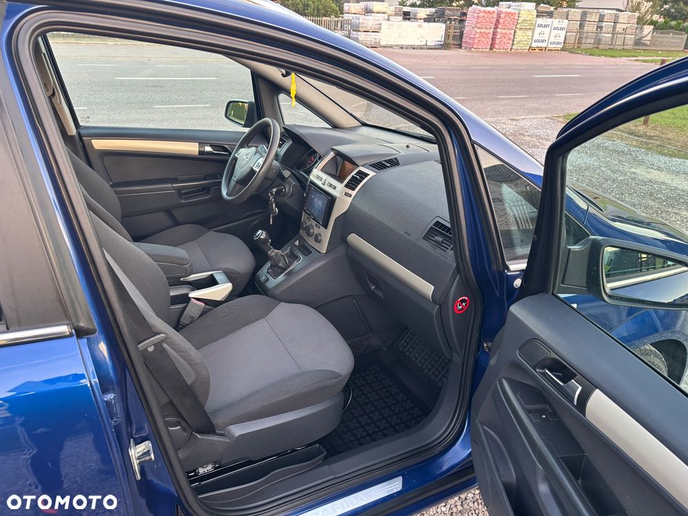 Opel Zafira - 11