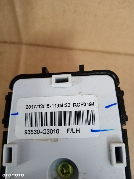 Przełącznik regulacji lusterek Hyundai I30 III 93530-G3010 - 4