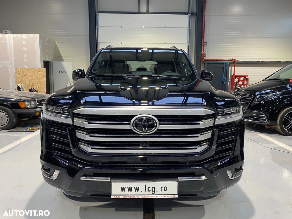 Toyota Land Cruiser 300 - 8