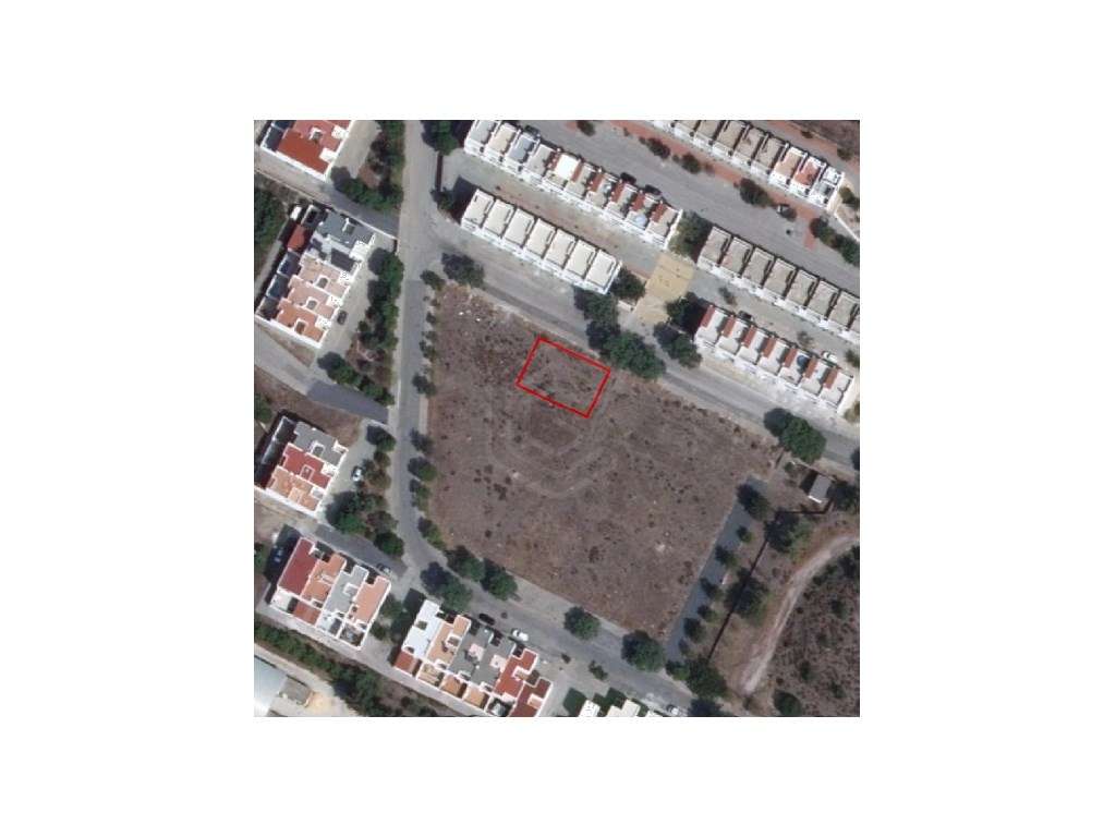 Lote de terreno urbano com área bruta de construção de 360m² em Cas... - Grande imagem: 4/15