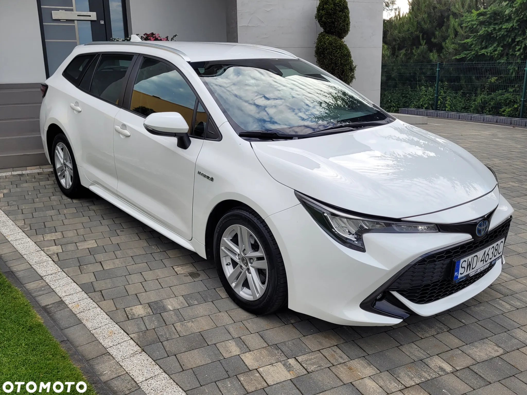 Toyota Corolla 1.8 Hybrid Touring Sports Comfort - 4