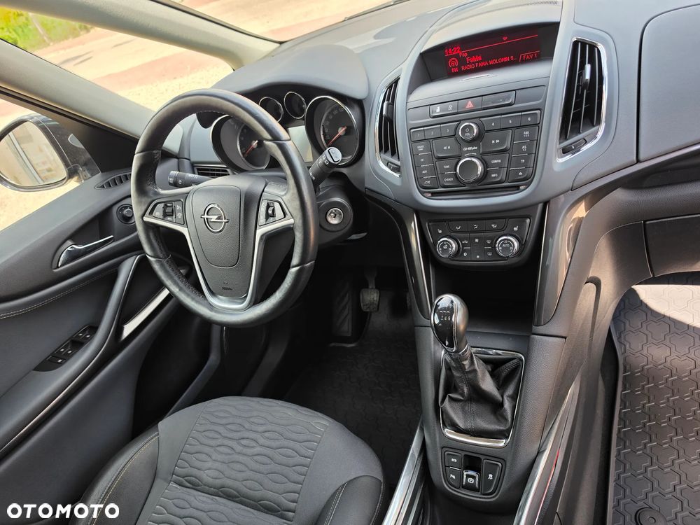 Opel Zafira 1.6 T SIDI Cosmo S&S - 28