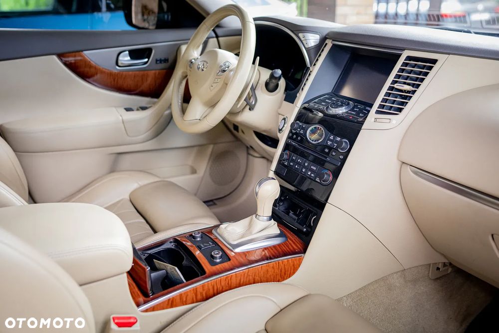 Infiniti QX70 3.0d S - 18