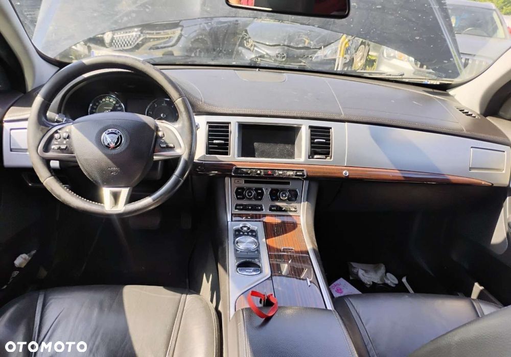 Jaguar XF - 7
