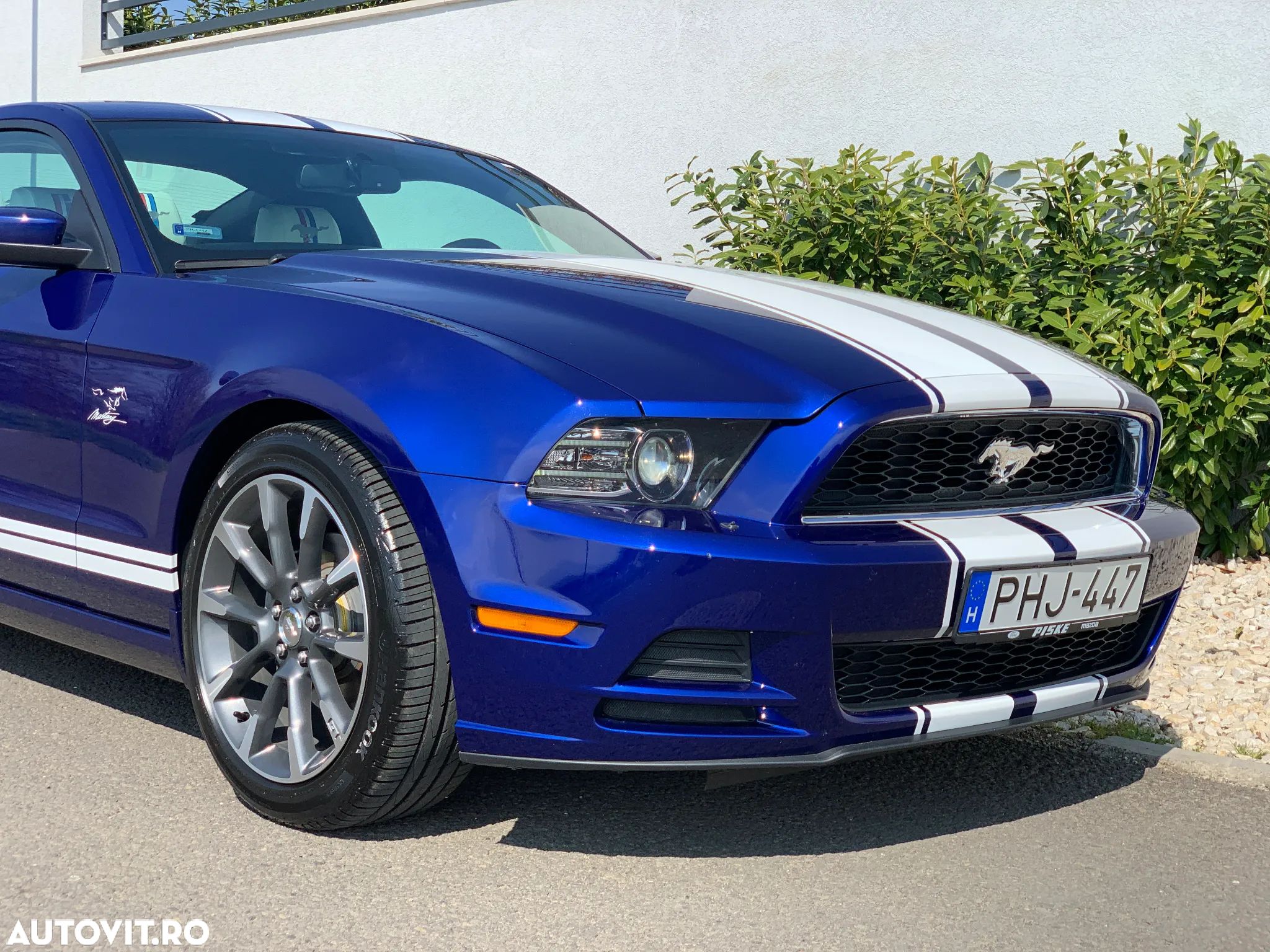 Ford Mustang - 1
