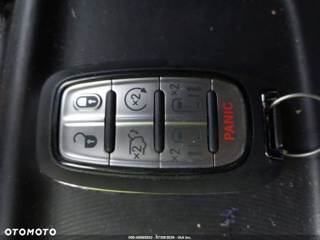 Chrysler Pacifica - 8