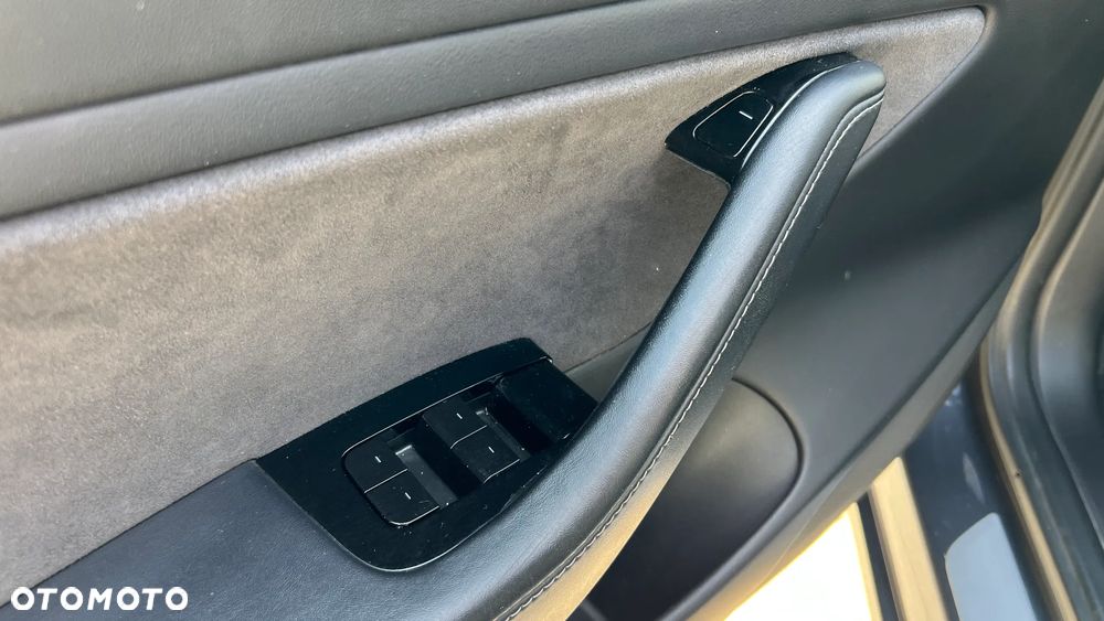 Tesla Model 3 Langstreckenbatterie Allradantrieb Dual Motor Performance - 14
