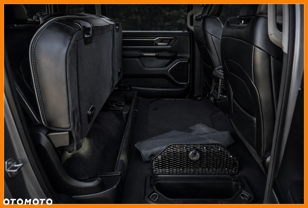 RAM 1500 Crew Cab Laramie - 16