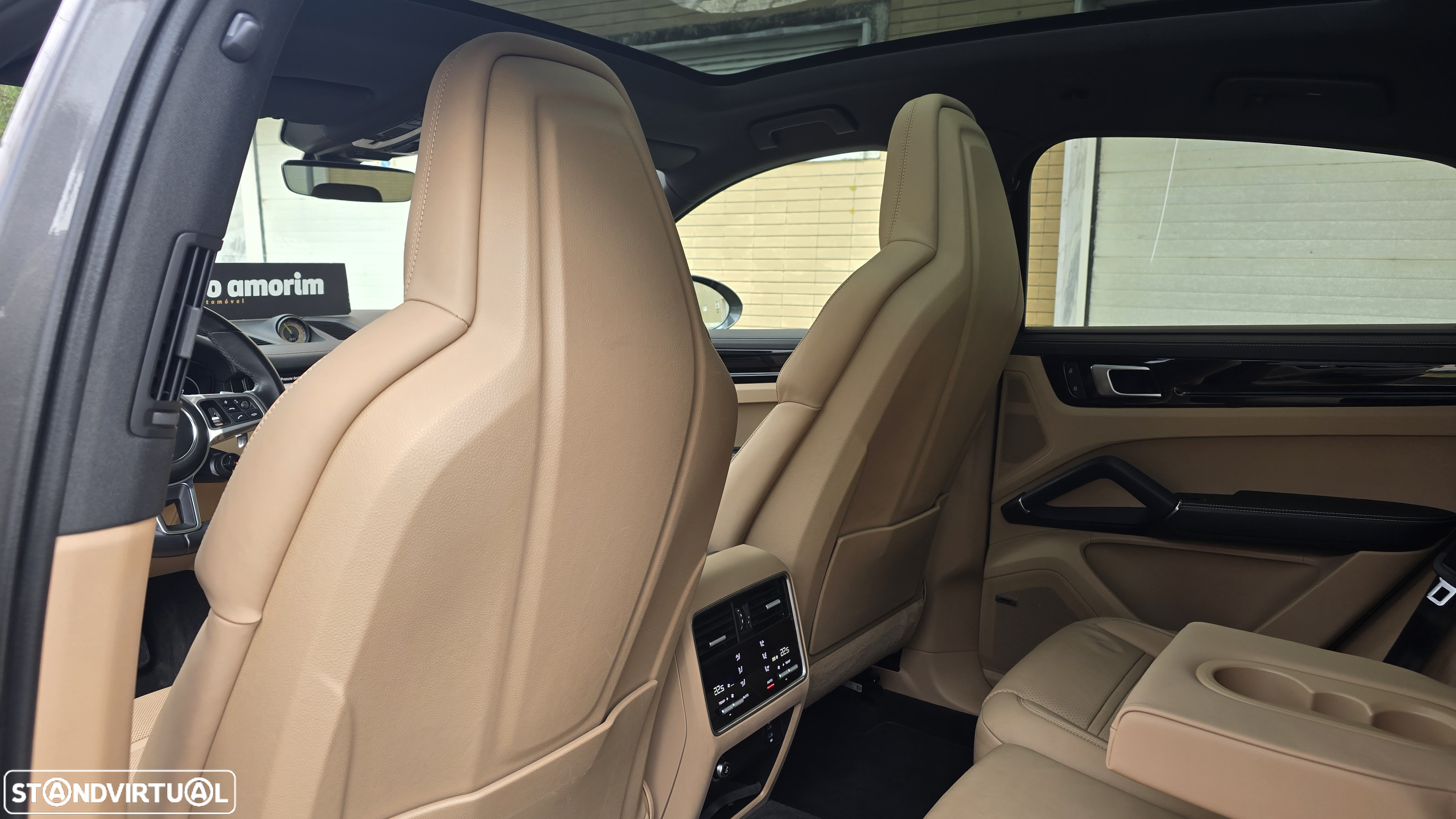 Porsche Cayenne Coupé E-Hybrid - 18