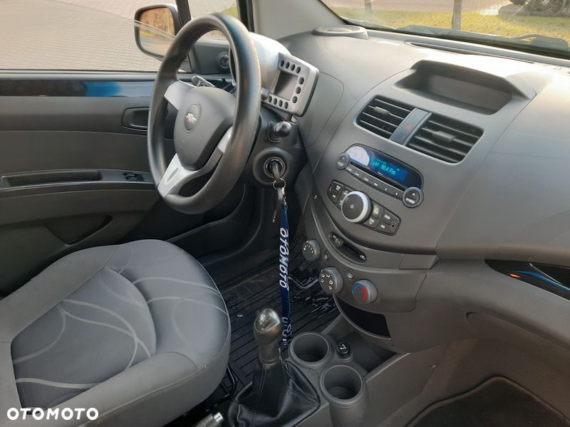 Chevrolet Spark - 17