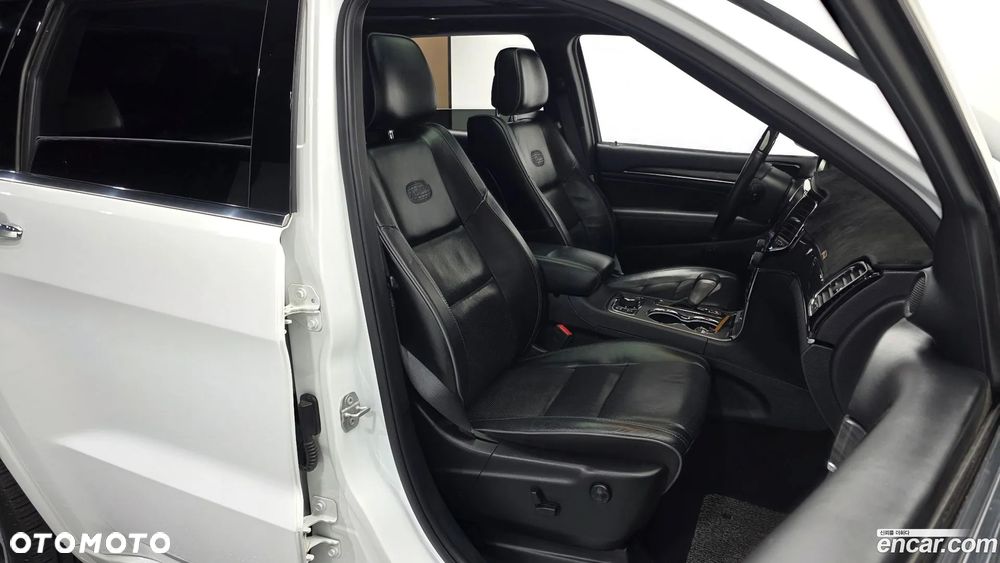 Jeep Grand Cherokee - 27