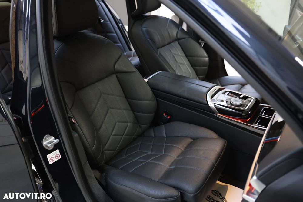 BMW Seria 7 740d xDrive MHEV - 17