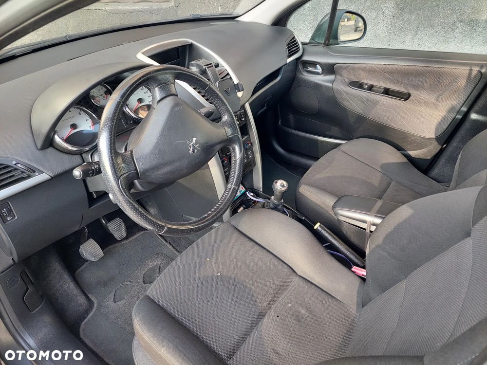 Peugeot 207 - 6