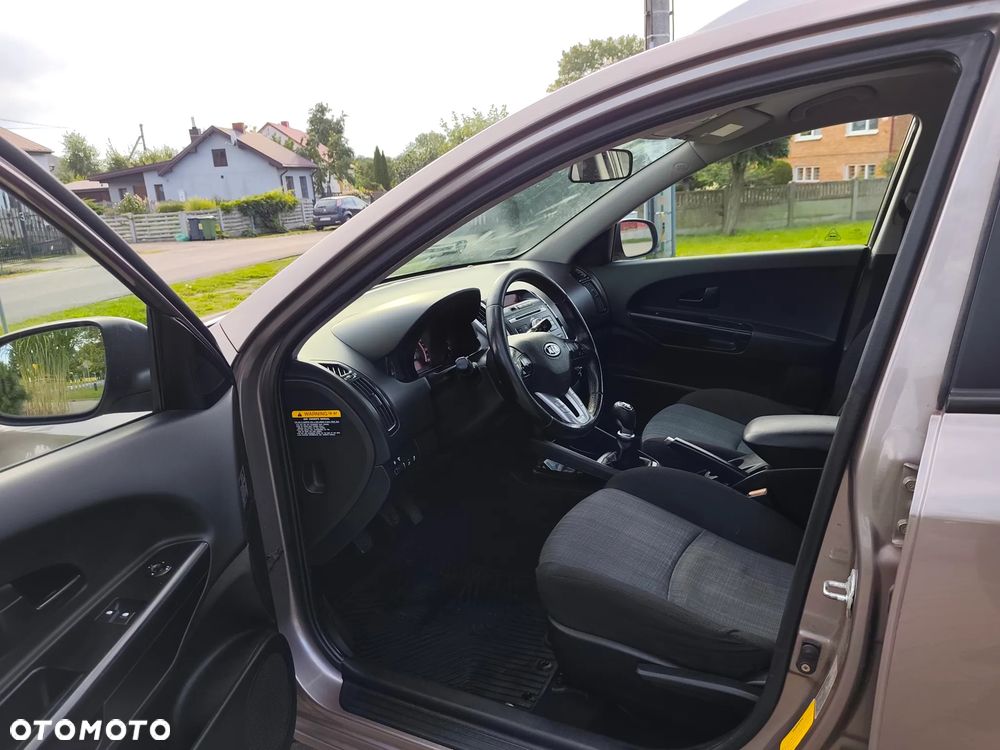 Kia Ceed 1.6 CRDi ISG Spirit - 15
