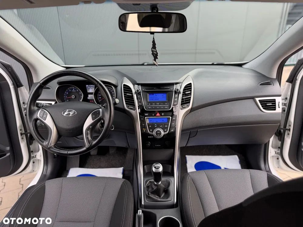 Hyundai i30 i30cw 1.6 Fifa World Cup Edition - 8