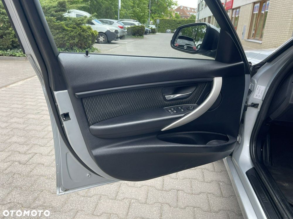 BMW Seria 3 - 19