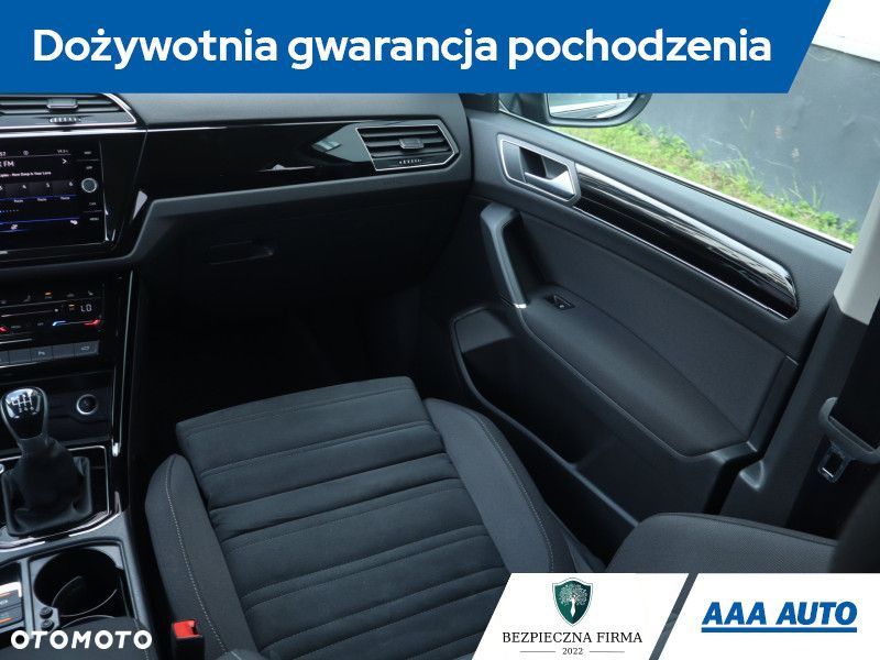 Volkswagen Touran - 10