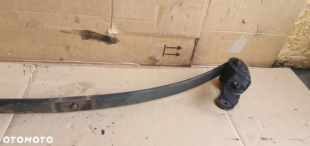 Resor pióro zawieszenia prawy tył VW Caddy III Lift 2K5511151AA - 5