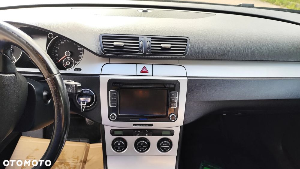 Volkswagen Passat 2.0 TDI Comfortline - 9