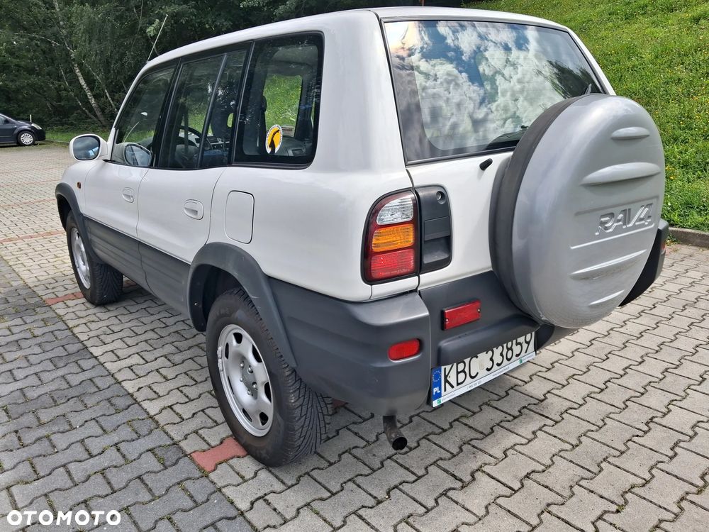 Toyota RAV4 2.0 GLi - 4