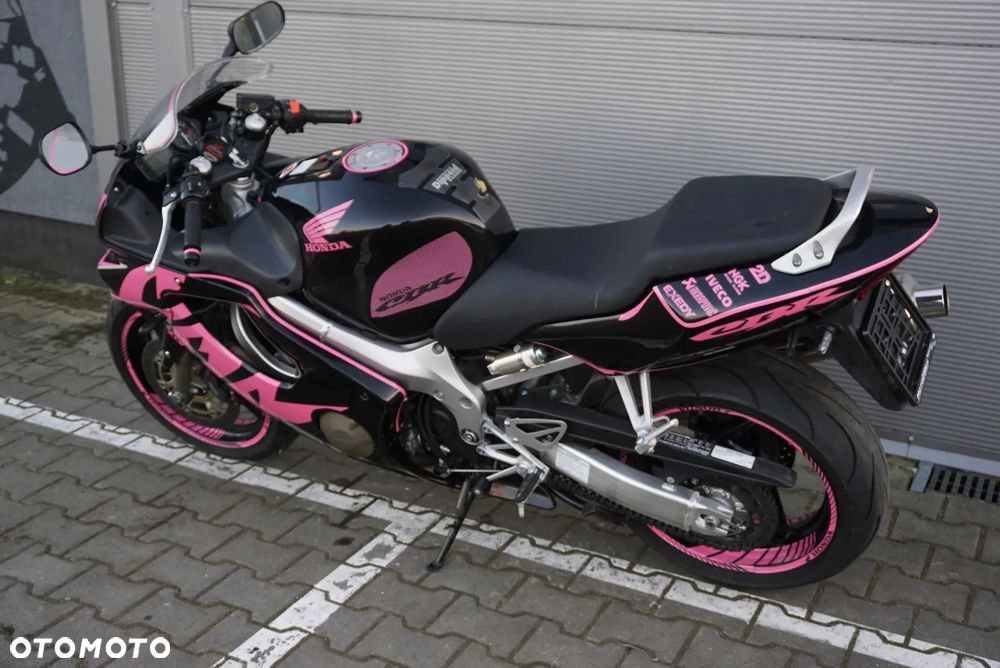 Honda CBR - 11
