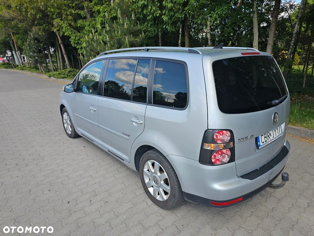 Volkswagen Touran 1.6 Conceptline - 3