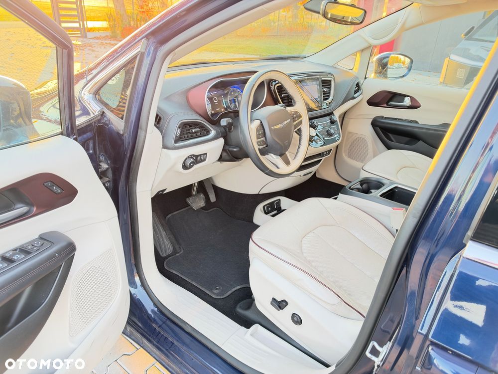 Chrysler Pacifica - 13