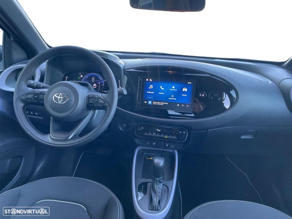 Toyota Aygo X 1.5 Hybrid Envy - 9