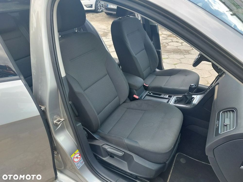 Volkswagen Golf - 17