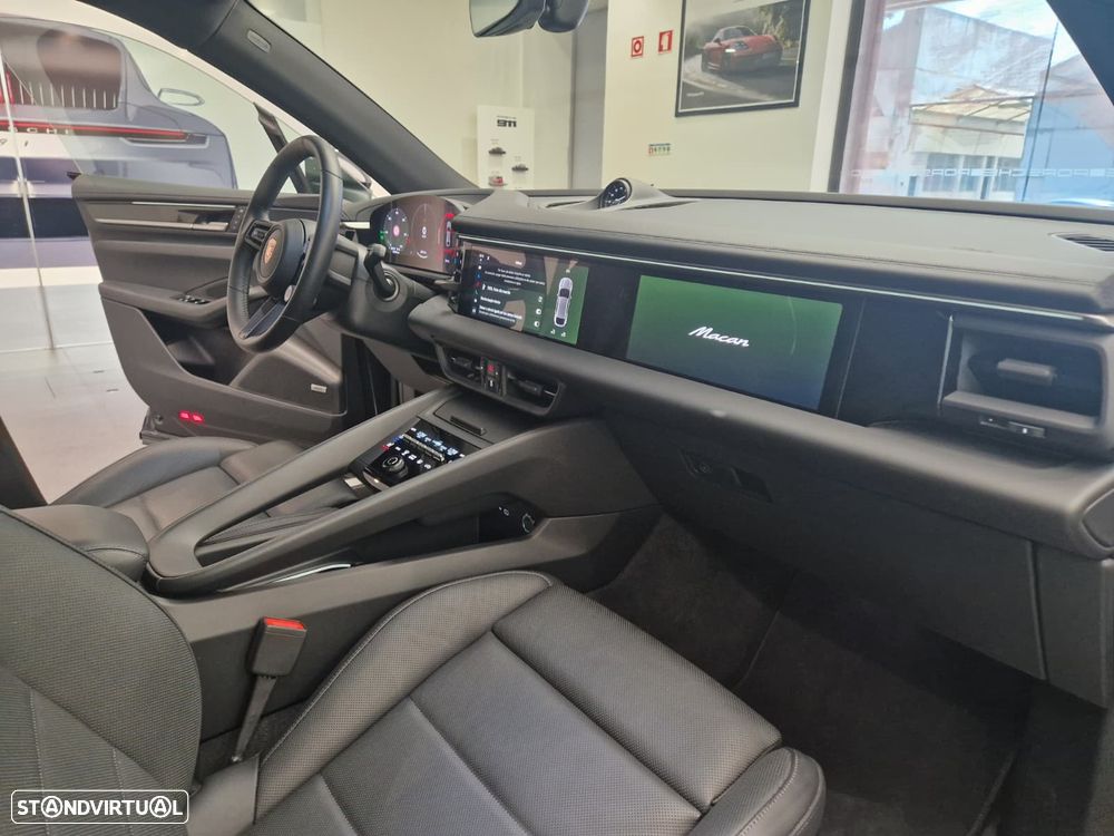 Porsche Macan Electric 4 - 28
