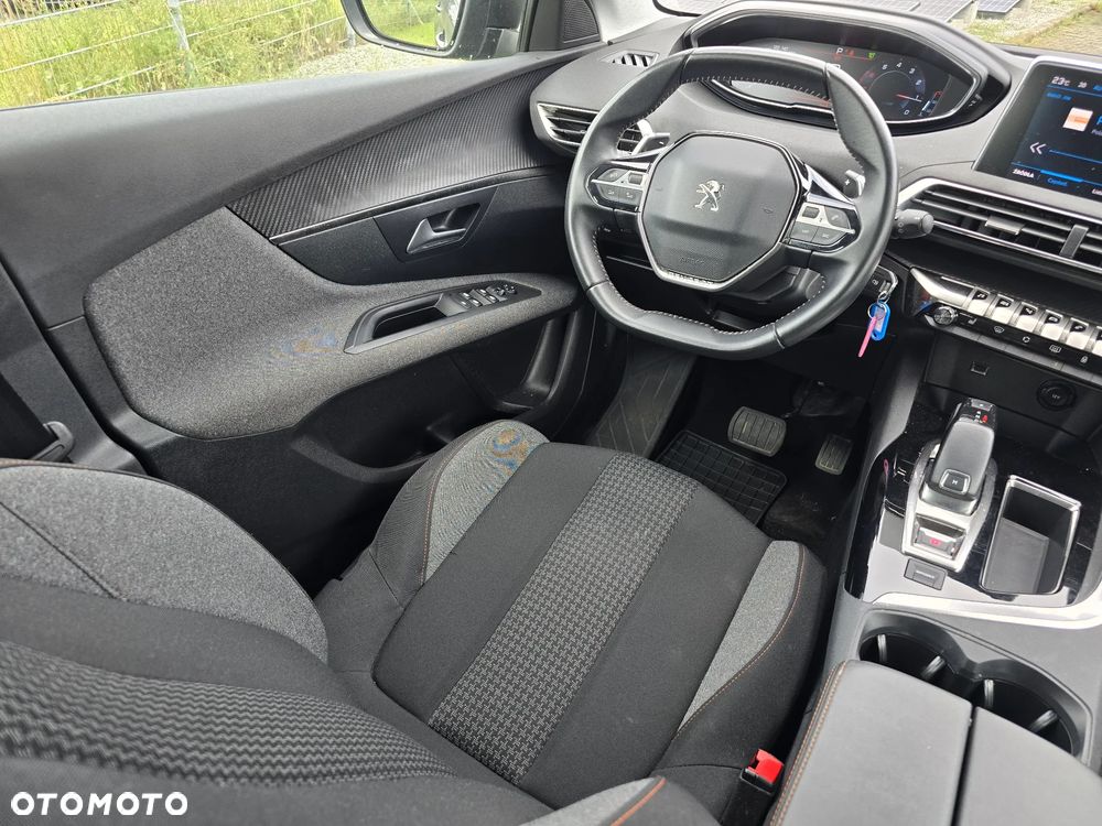 Peugeot 3008 1.2 PureTech Active S&S EAT8 - 16