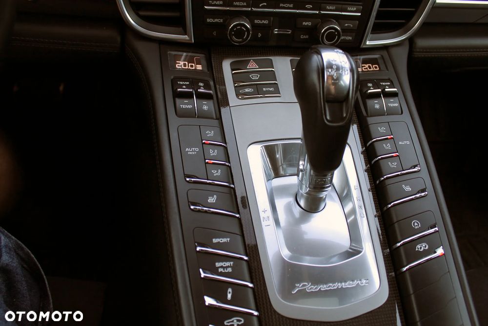 Porsche Panamera GTS - 24