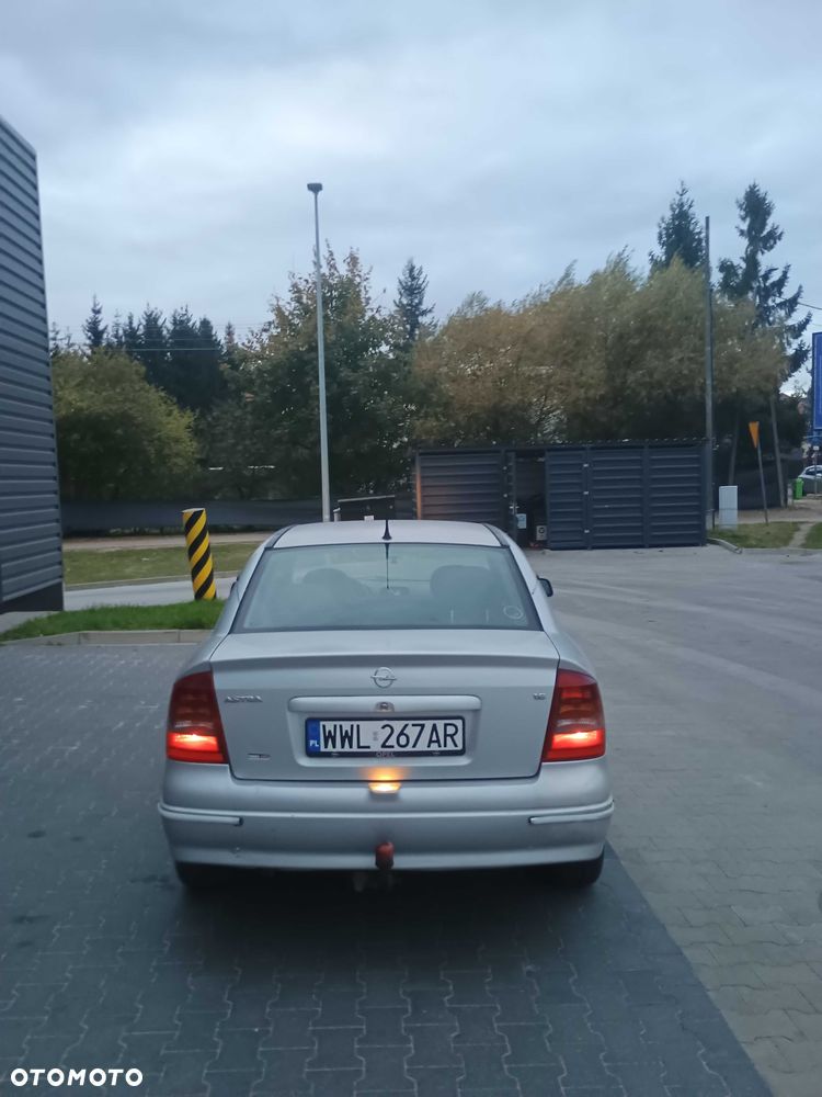 Opel Astra - 4
