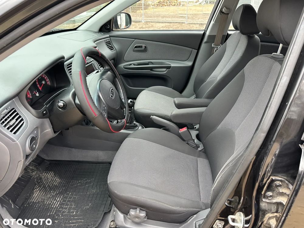 Kia Rio 1.4 Spirit - 4