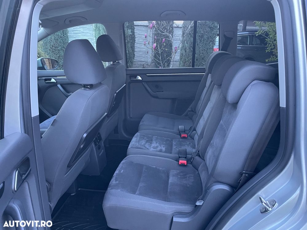 Volkswagen Touran - 19