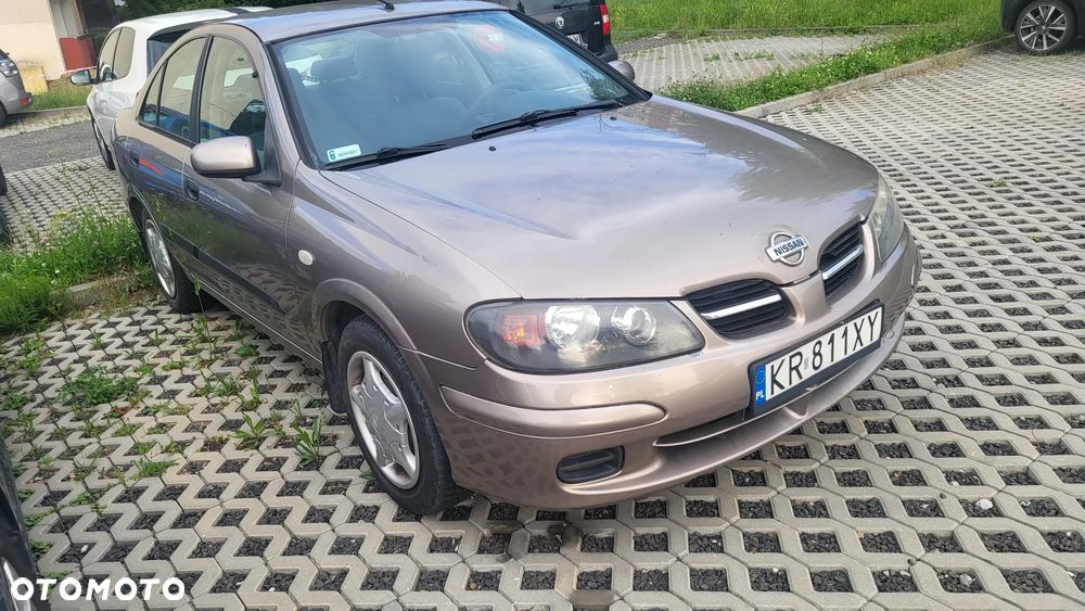 Nissan Almera 1.5 Base - 6