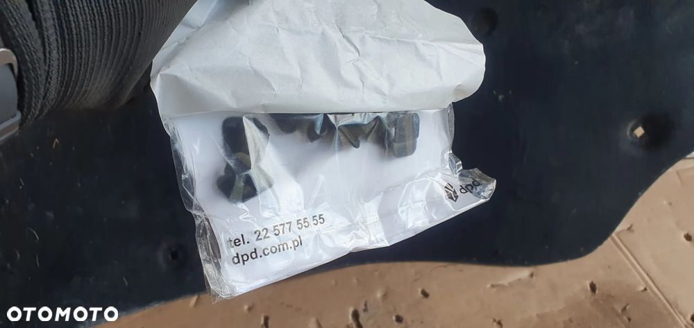 Wygłuszenie maski podbitka spinki VW Passat B6 3C0863831 - 5