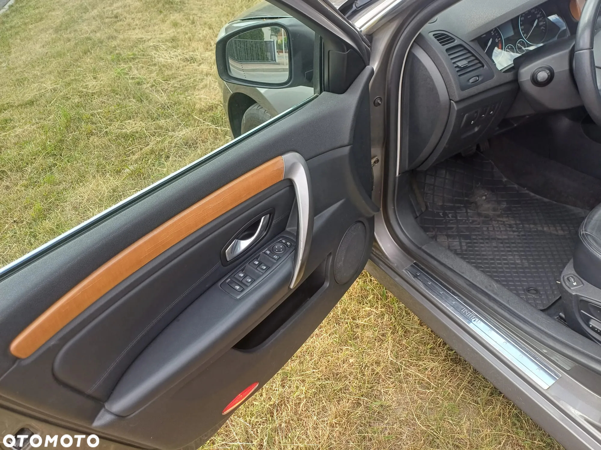 Renault Laguna 2.0T Initiale - 10