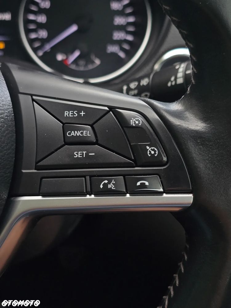 Nissan Qashqai 1.3 DIG-T TEKNA - 11