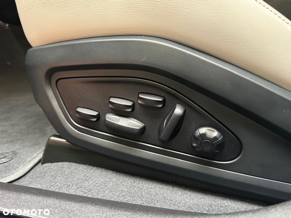 Porsche Taycan 105kWh Performance Plus - 14