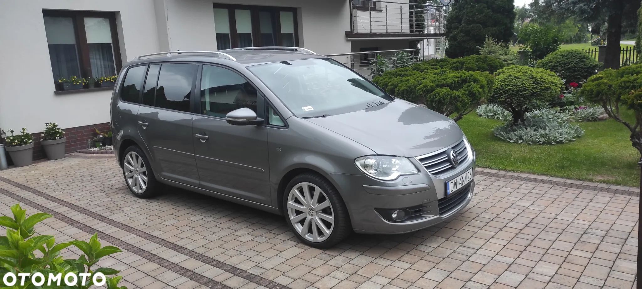 Volkswagen Touran 2.0 TDI DPF R-Line Edition - 1