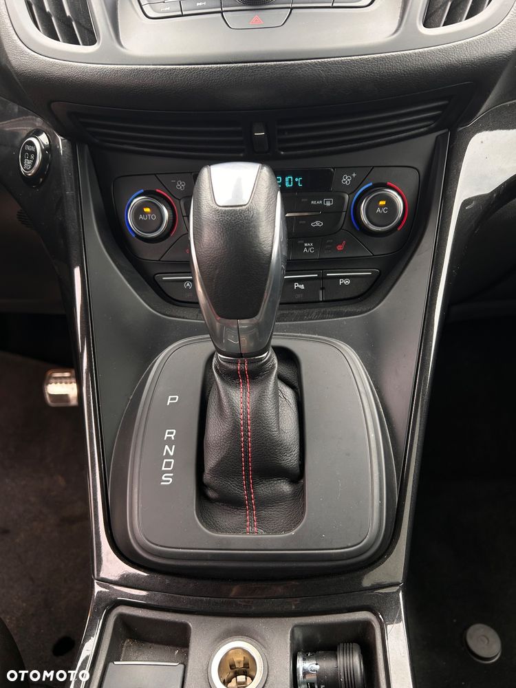 Ford Kuga 1.5 EcoBoost 2x4 Titanium - 6