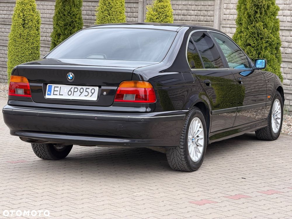 BMW Seria 5 520i - 4
