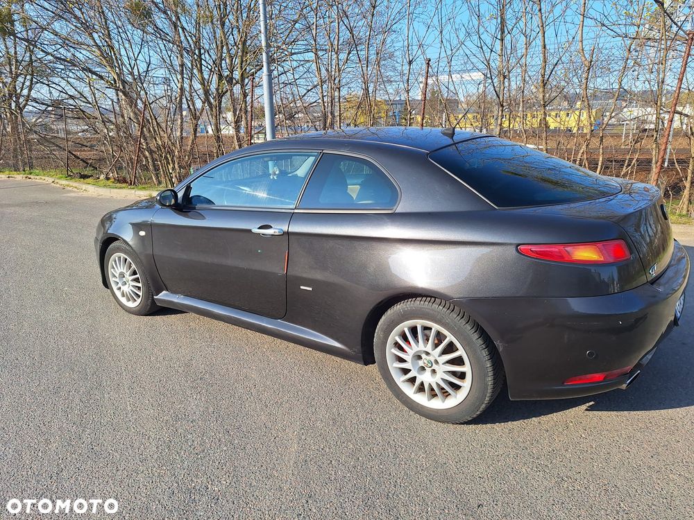 Alfa Romeo GT 1.9JTD 16V Distinctive - 5