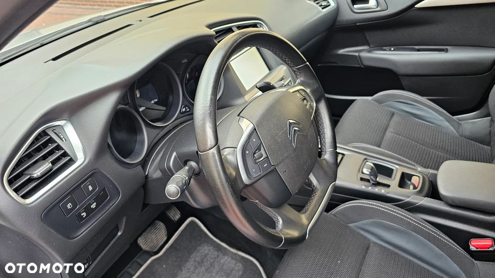 Citroën C4 e-HDi 115 ETG6 Exclusive - 23